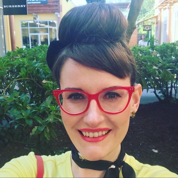 Meet your Posher, Heather - Picture 3 of 17